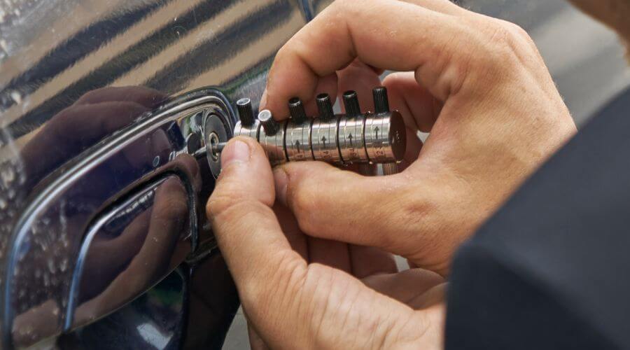 Expert Emergency Roof Repairs services in Ahsahka, ID